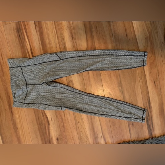 Lululemon Fast and Free Leggings - Picture 3 of 5